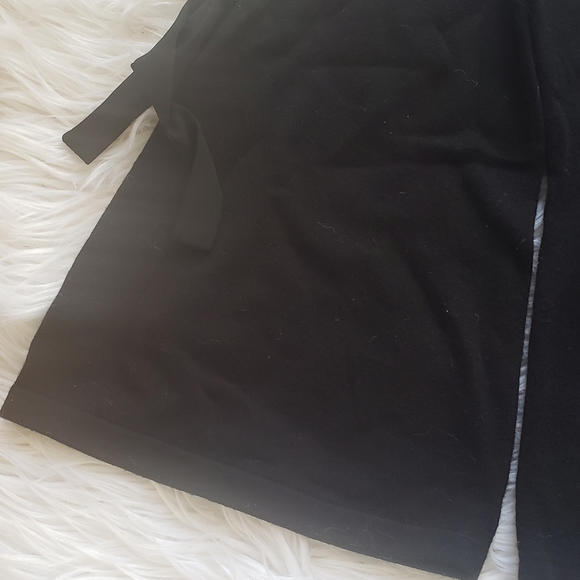 Club Monaco black sweater dress with arm details. - Picture 6 of 9